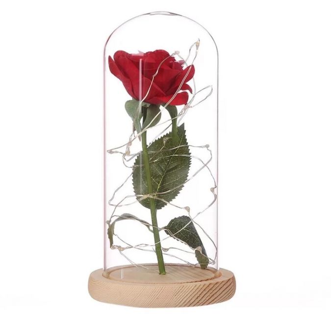 ดอกกุหลาบแห้ง 1 ดอกใหญ่ในขวดแก้ว พร้อมสาย USB สีแดง